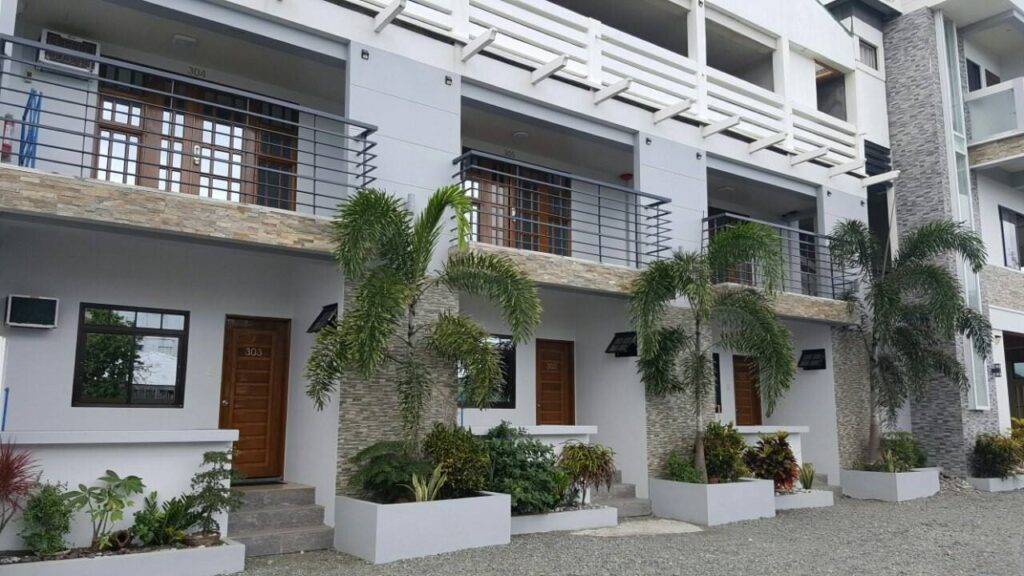 Pacific Waves Inn Baler